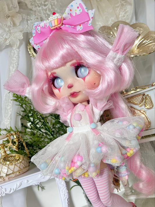 Gigi 🎪 OOAK Customized Doll